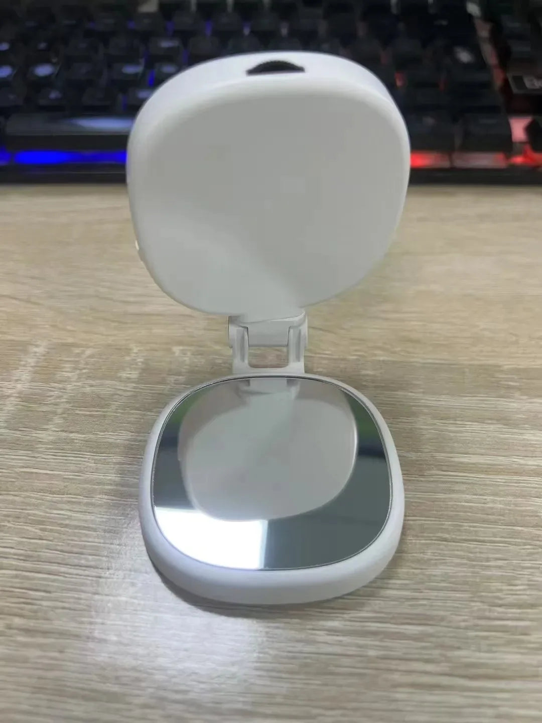 Illuminate Your Selfies: Magnetic 360° LED Ring Light for Magsafe iPhone - Perfect for Vlogs and Video Calls