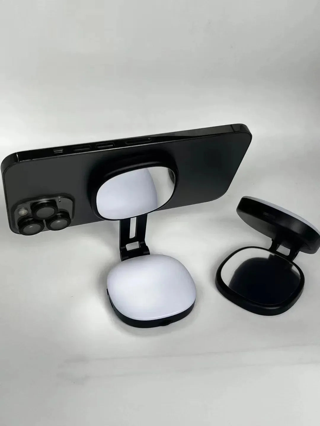 Illuminate Your Selfies: Magnetic 360° LED Ring Light for Magsafe iPhone - Perfect for Vlogs and Video Calls